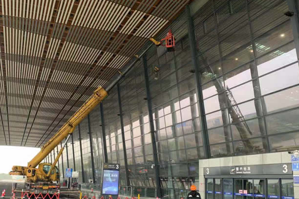 普陀玻璃幕墙维护和保养